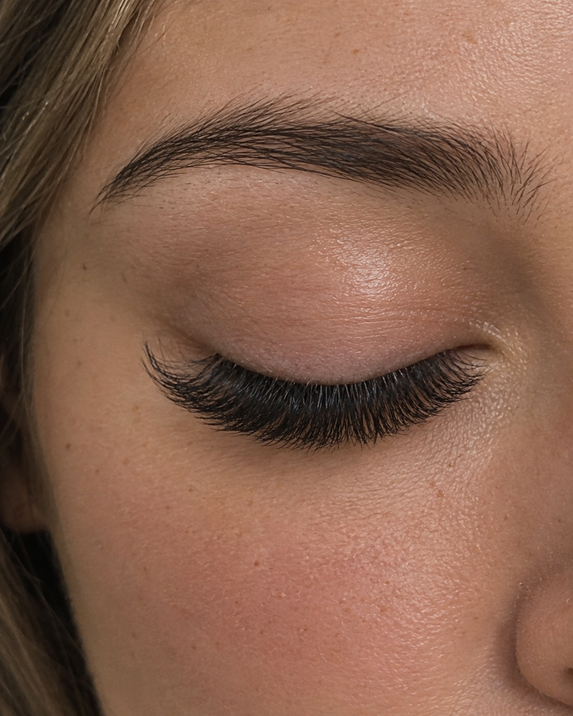 Volume set: fuller, soft-edged handmade fans on a closed eye
